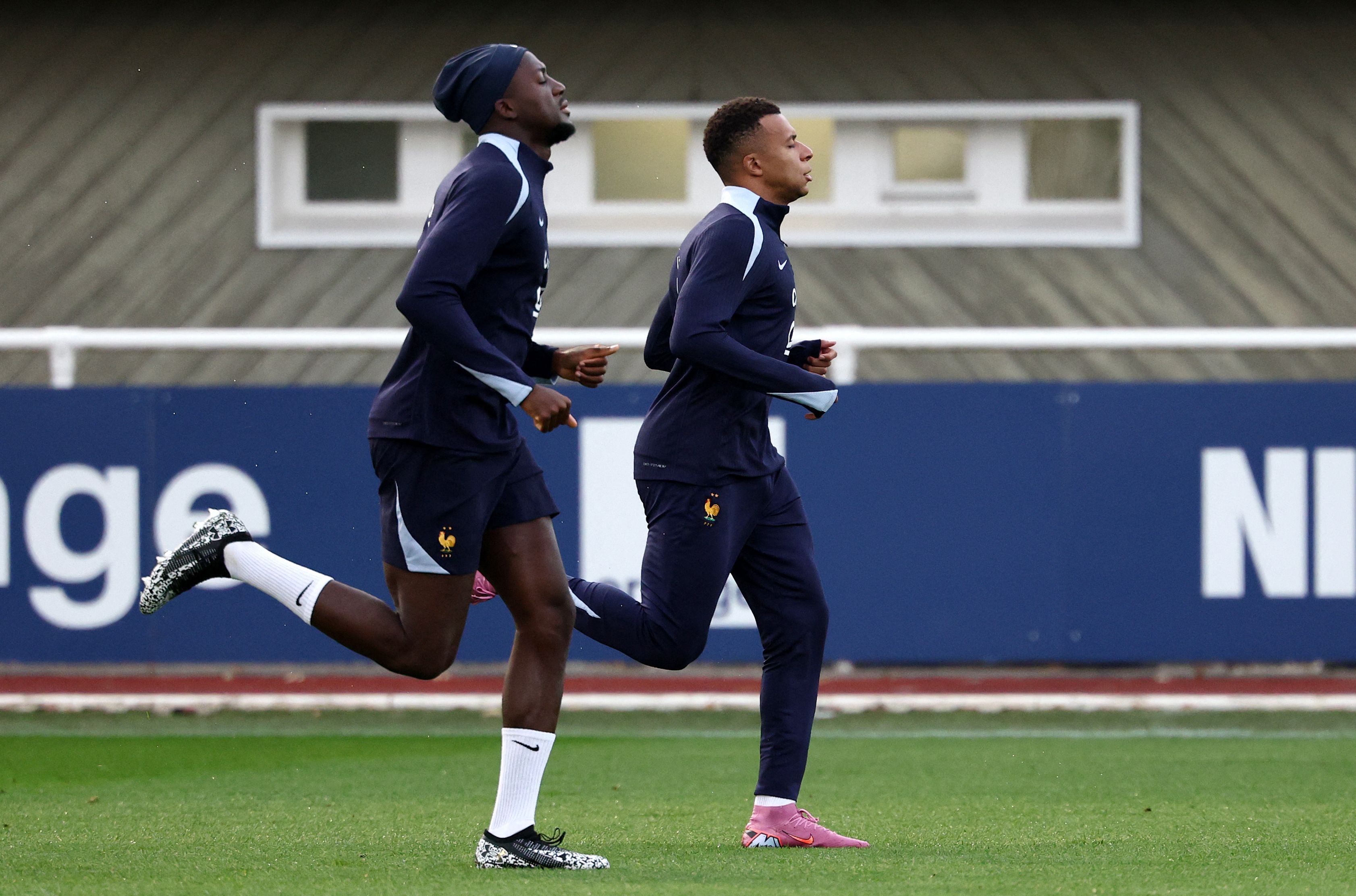 开云-包含赛前体能课后,罗马调整名单备战法国杯,悬念犹存,年轻球员得到机会的词条