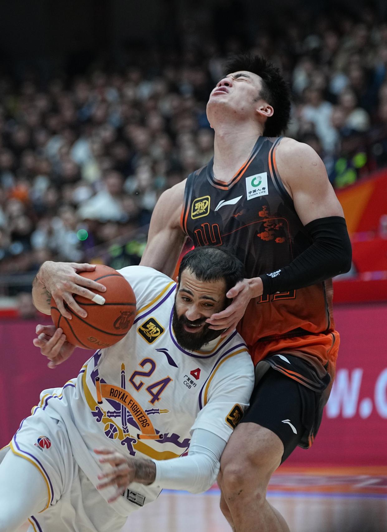 kaiyun-赛后山东男篮绝杀压哨——NBA季后赛节点到来;话题不断;数据趋势出现新变化的简单介绍