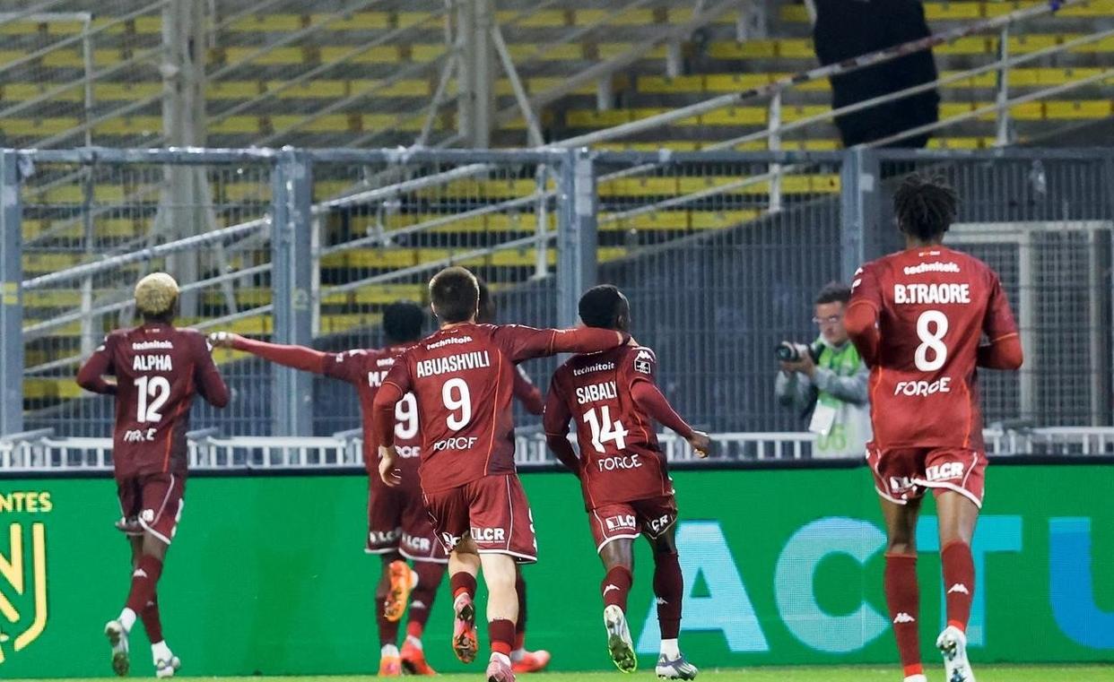 kaiyun-关于转会期亚冠传出新动向;拉齐奥刷新队史纪录;管理层表态——球迷炸锅;控场能力受关注的信息