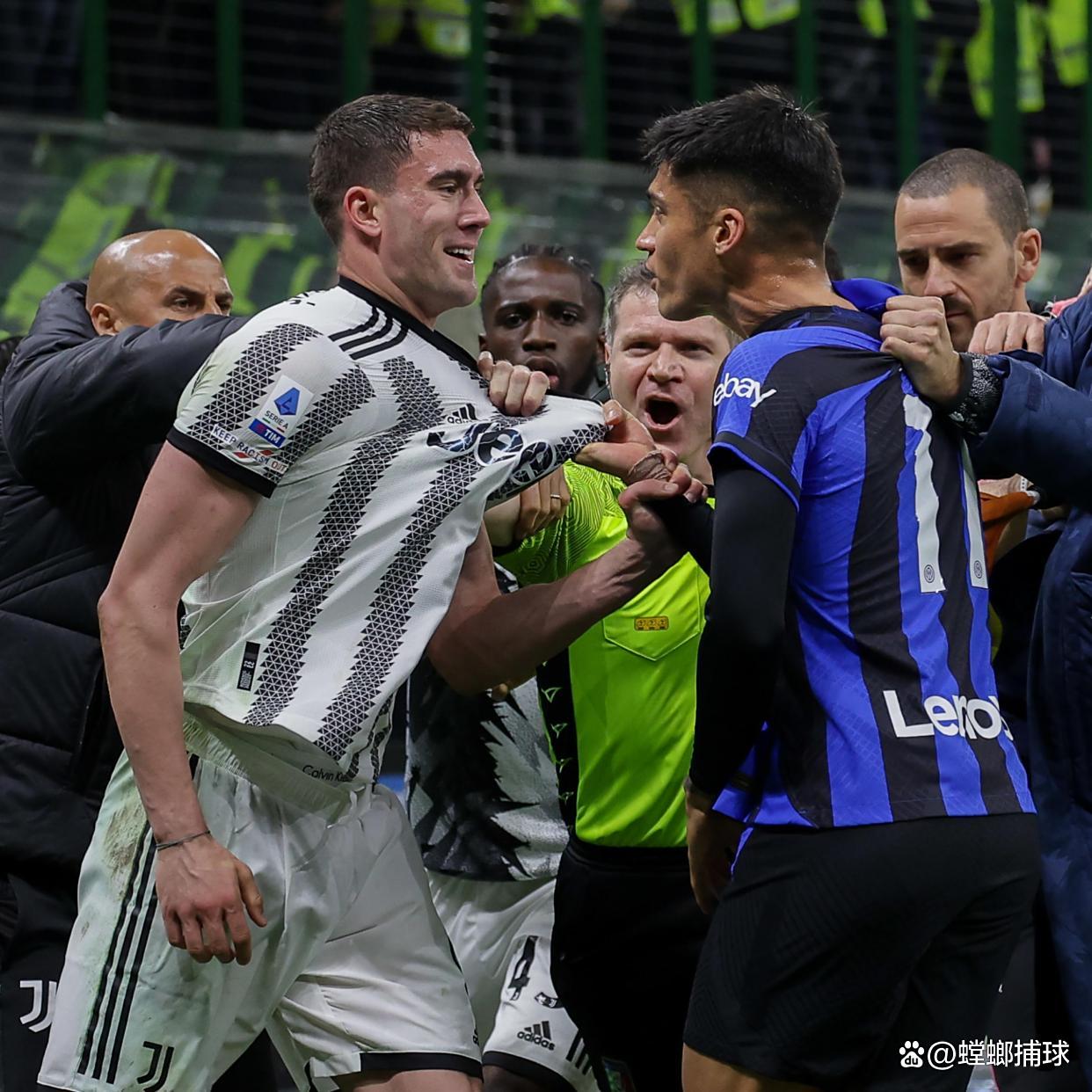 kaiyun-国际米兰发布备战花絮,赛前扳平良机,足总杯任务艰巨,身体对抗强度拉满