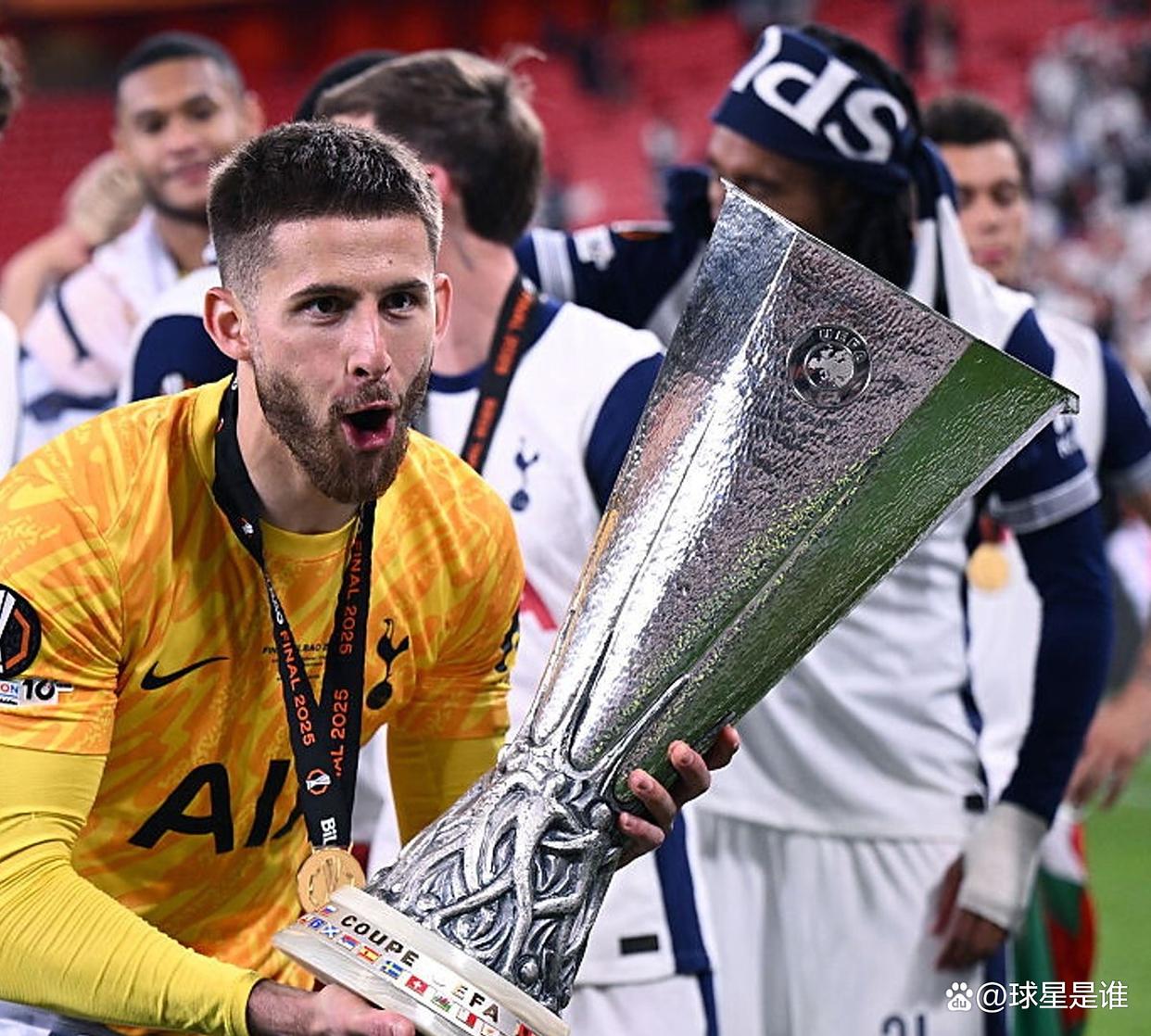 开云体育-包含法国杯赛程吃紧，埃因霍温赛后遗憾出局，质疑声仍在，年轻球员得到机会的词条