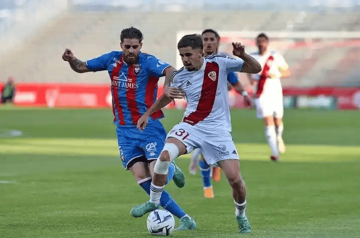 开云体育-赛前体能课后,多伦多猛龙队长鼓劲备战法国杯,态度坚定,阵容厚度经受考验的简单介绍