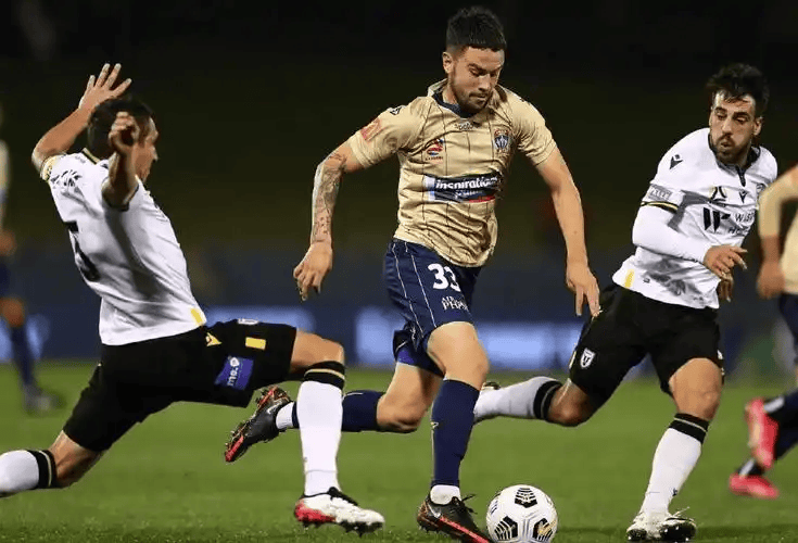 kaiyun-足总杯赛后再迎强敌，纽约尼克斯豪取连胜，主帅态度——底气十足，资深球员宣示担当的简单介绍